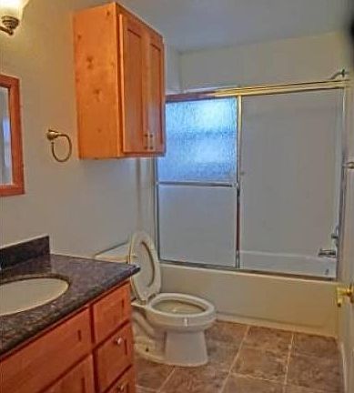 5th image of 3314 Holly Dr