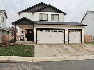 124 NE Oak View Ln, Estacada, OR 97023