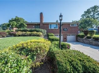 103 Heather Dr, Bethel Park, PA 15102