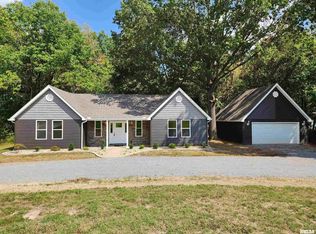 14592 Cambria Rd, Carterville, IL 62918