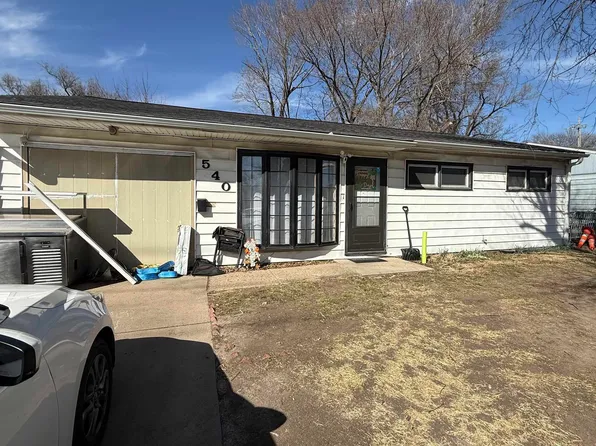 540 SE 37th St, Topeka, KS 66605