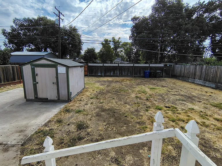 404 Camellia Way — Photo 15
