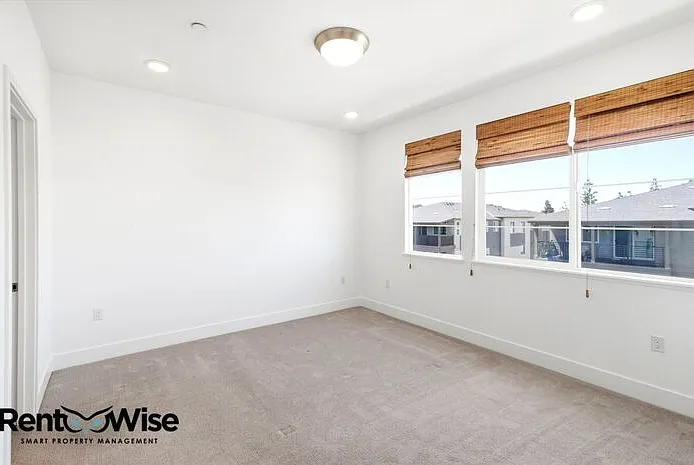 29384 Hub Ln — Photo 35