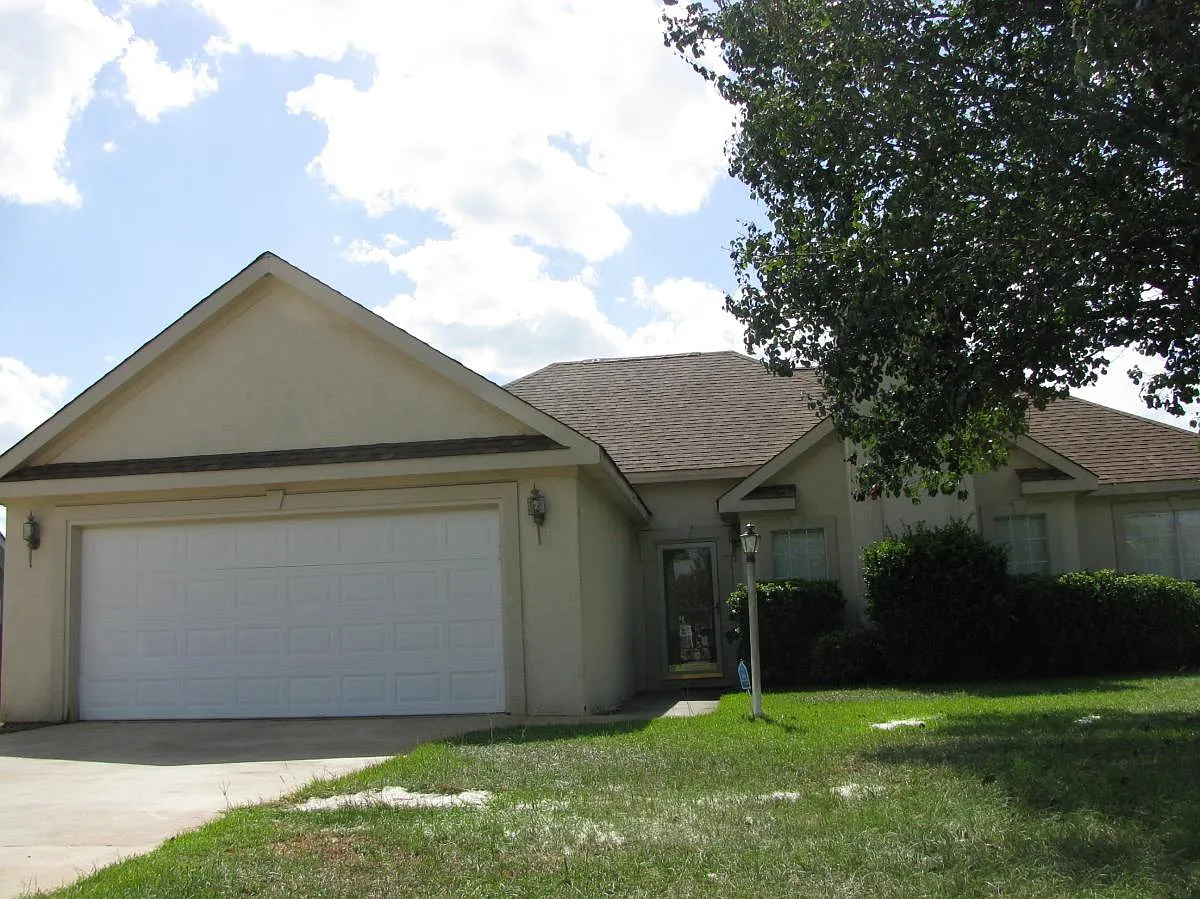 Building Photo - 108 Luster Ct