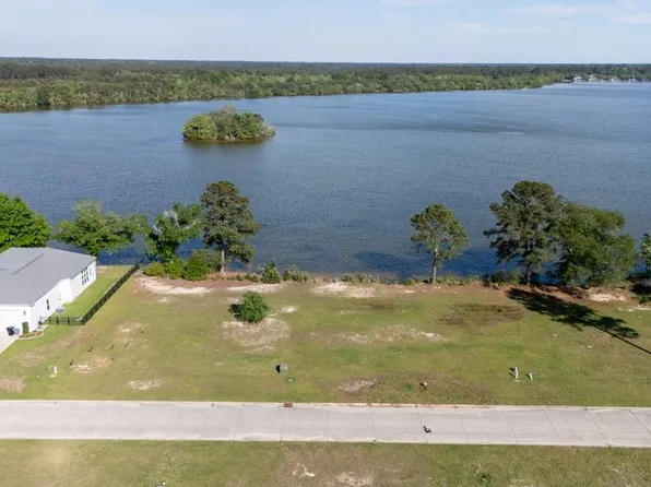 740 Northlake Dr, Covington, LA 70435