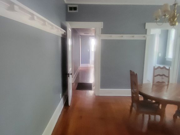 2nd image of 1468 W 6th St