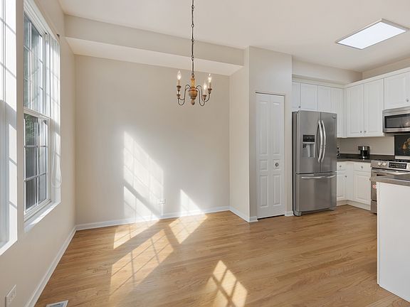 4th image of 2962 Peachtree Cir