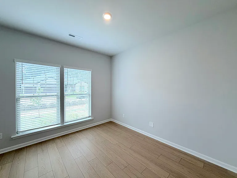 137 Clift Creek Dr — Photo 30