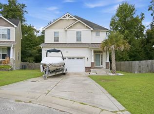 124 Katrina St, Sneads Ferry, NC 28460