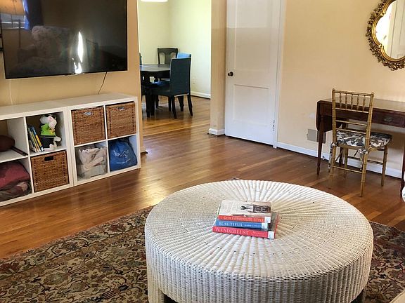 3rd image of 3934 Kilbourne Ave #2