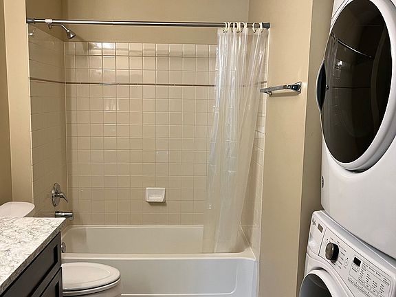 3rd image of 121 Hunt Club Dr #121