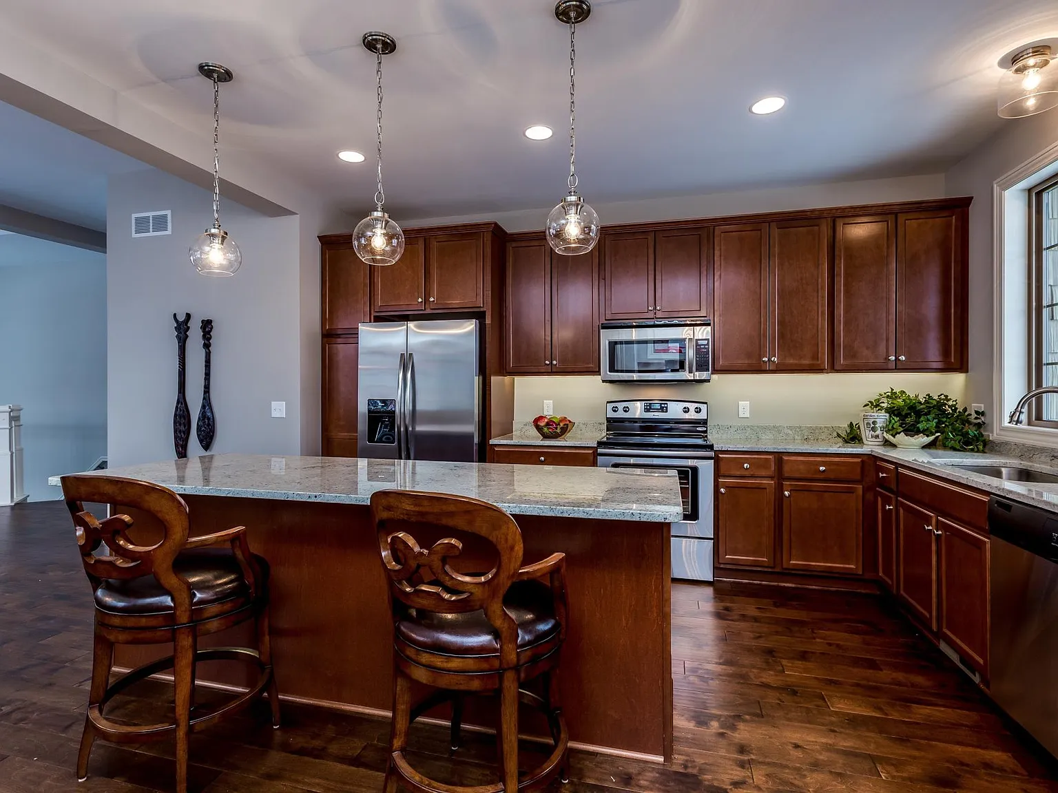 3 bed, 2.5 bath, 2500 sqft, $3,100 — Photo 4