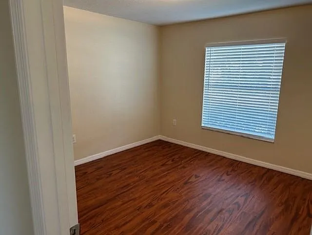 2324 Chestnut Pl — Photo 3