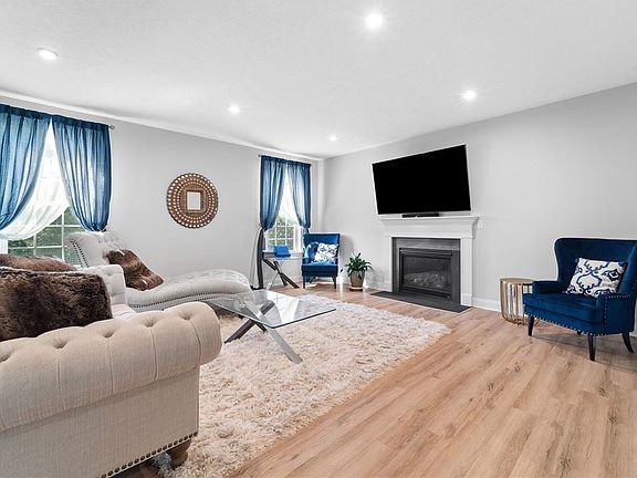 3rd image of 205 Sonni Ln
