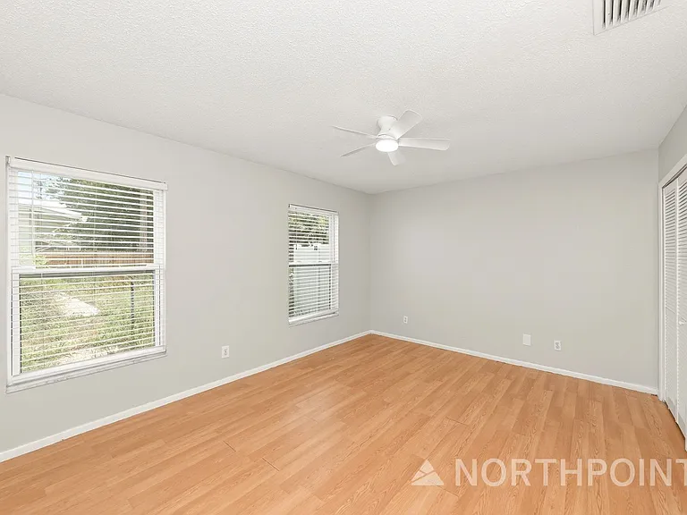 1215 39th St W — Photo 7