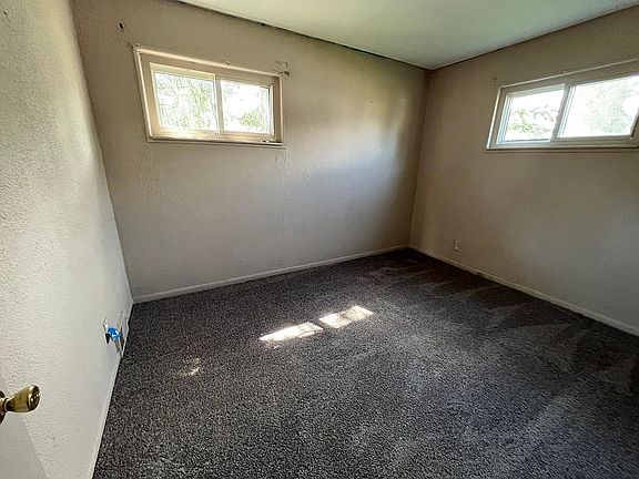 3rd image of 23515 Lauren Ave