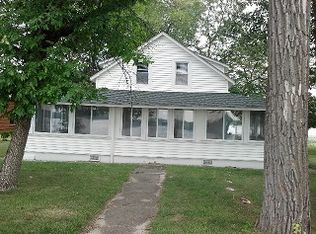 40513 N Lake Dr, Antioch, IL 60002