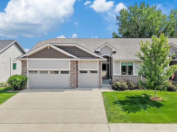 9164 Geanna Ct, West Des Moines, IA 50266