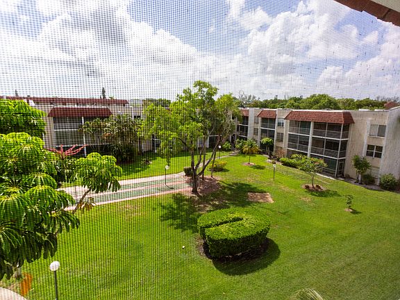 5th image of 3531 Inverrary Drive #H406