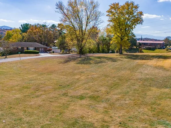 216 Shawnee Rd, Newport, TN 37821