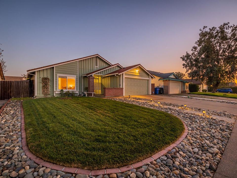 1st image of 4060 De La Vina Way