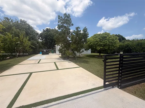 14985 Leisure Dr, Homestead, FL 33033