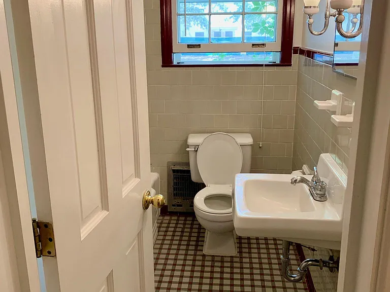 32 E 63rd St #32 — Photo 9