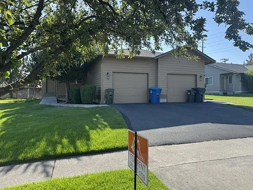 782 NE Savannah Dr Photo 1