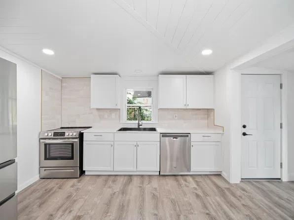 139 Spring St, Quincy, MA 02169