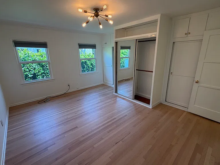 1221 S Curson Ave — Photo 14