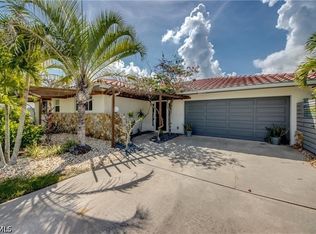 2701 Bruce St, Matlacha, FL 33993