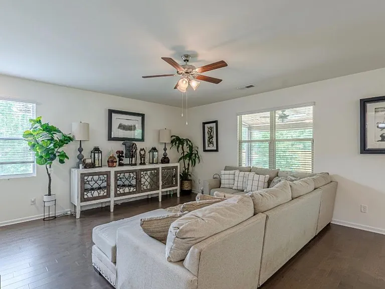 367 Noblewood Dr — Photo 13