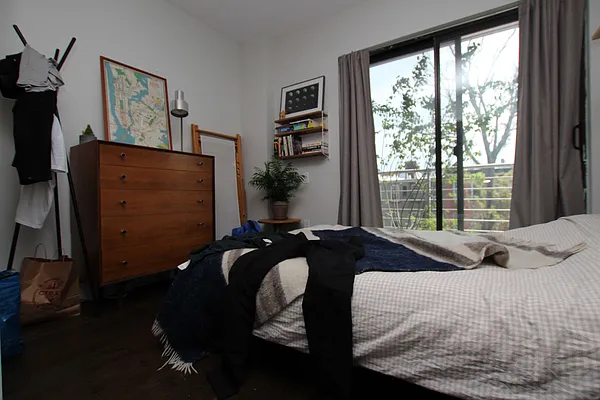Rented by Nooklyn NYC LLC | media 66