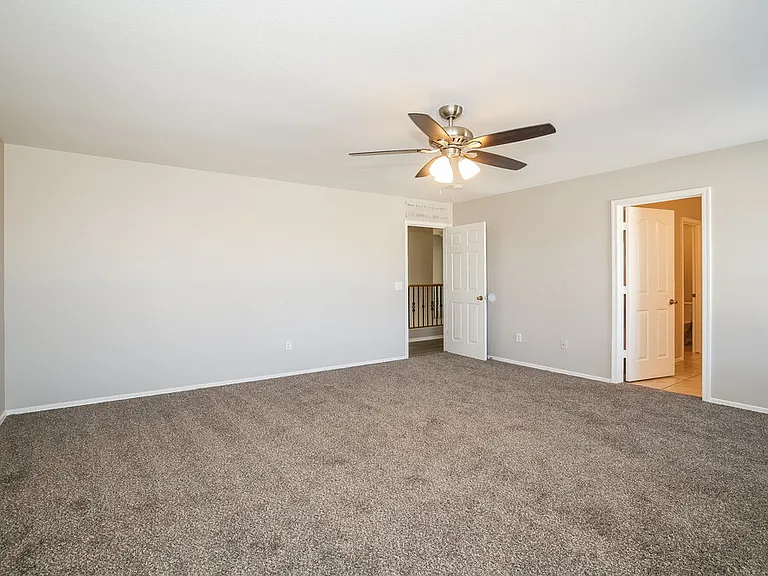 2413 W Chipman Rd — Photo 9