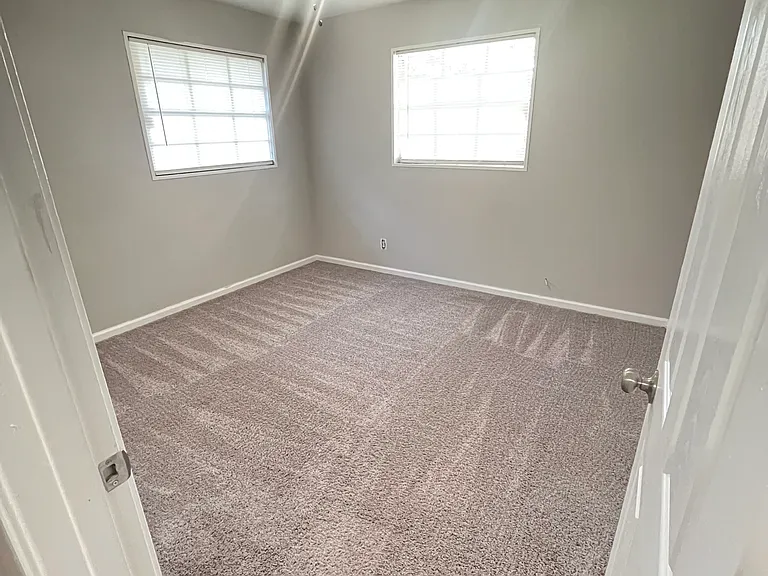 4708 Leila Ave — Photo 8