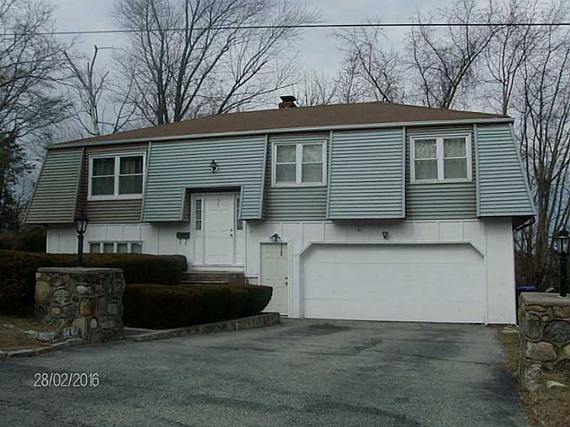 1st image of 19 Aurelia Dr