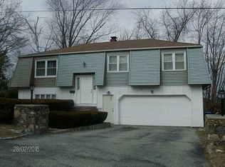 19 Aurelia Dr, Providence, RI 02909