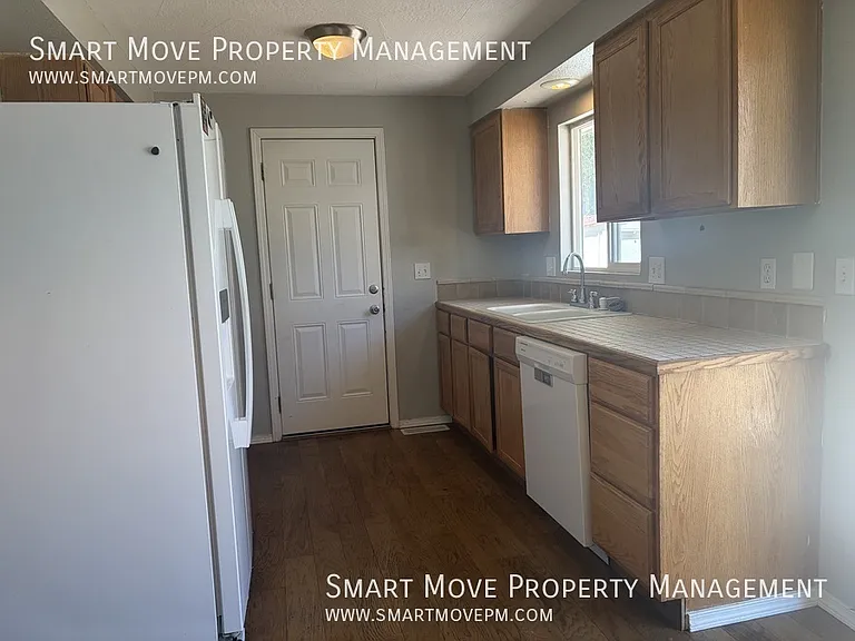5216 W Wylie Ln — Photo 5
