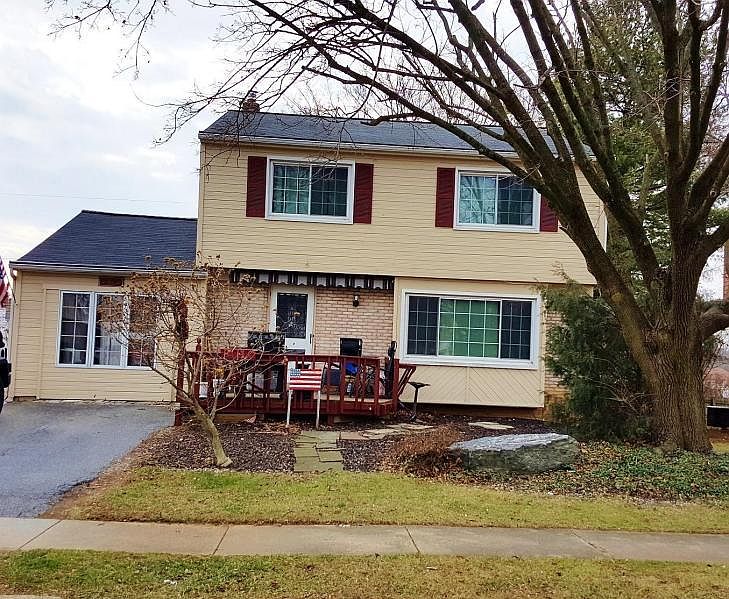 2nd image of 1642 Glenn Rd