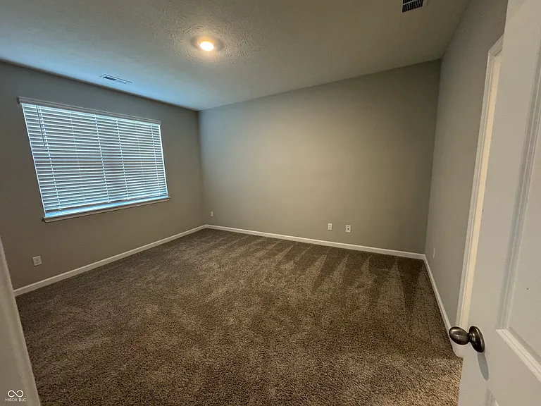 855 Downey Ln — Photo 12