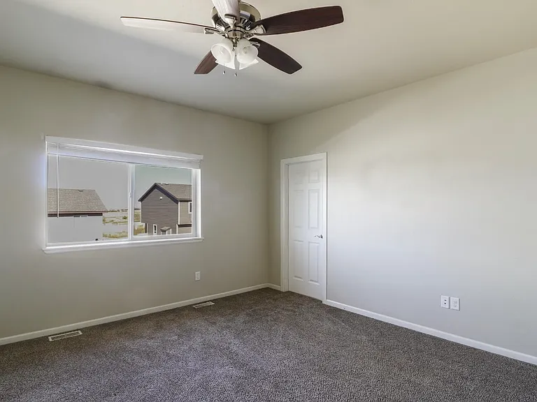 13697 Karen St — Photo 12