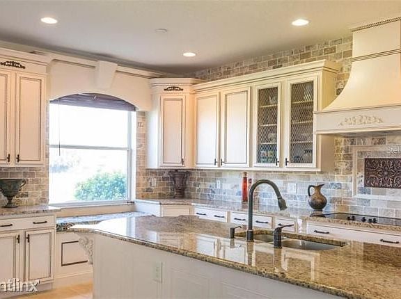 5th image of 11175R Creek Haven Dr