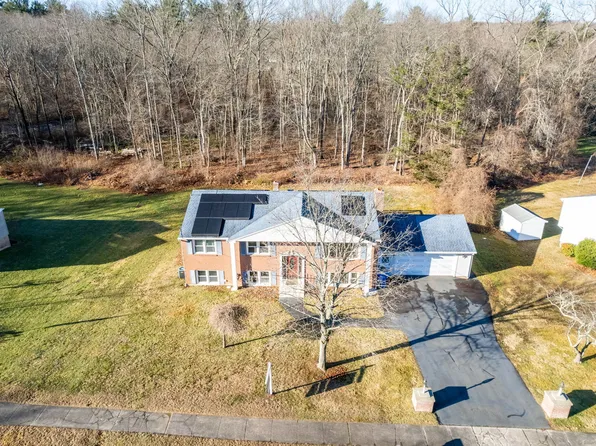 119 Rolling Ridge Road, Hamden, CT 06518
