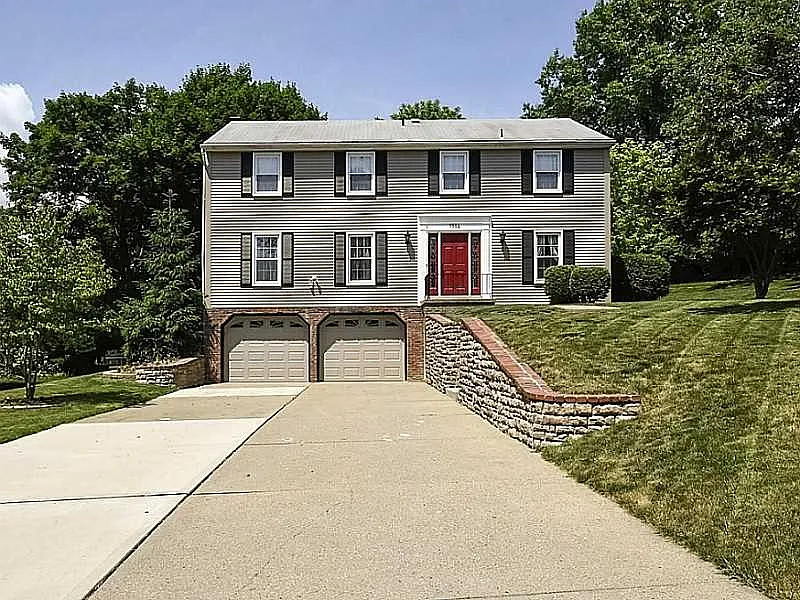 1736 Hathaway Ln photo 1