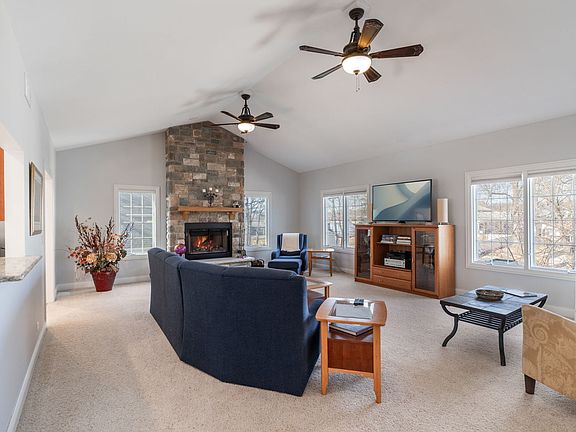 3rd image of 817 Regner Rd