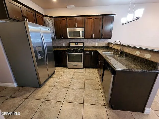 11730 Dos Palmas Dr #B — Photo 19