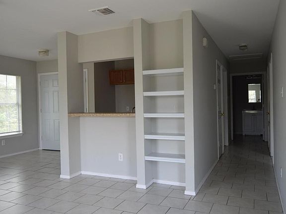 4th image of 545 Newton Ave