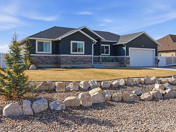 3rd image of 784 E Frontier Rd