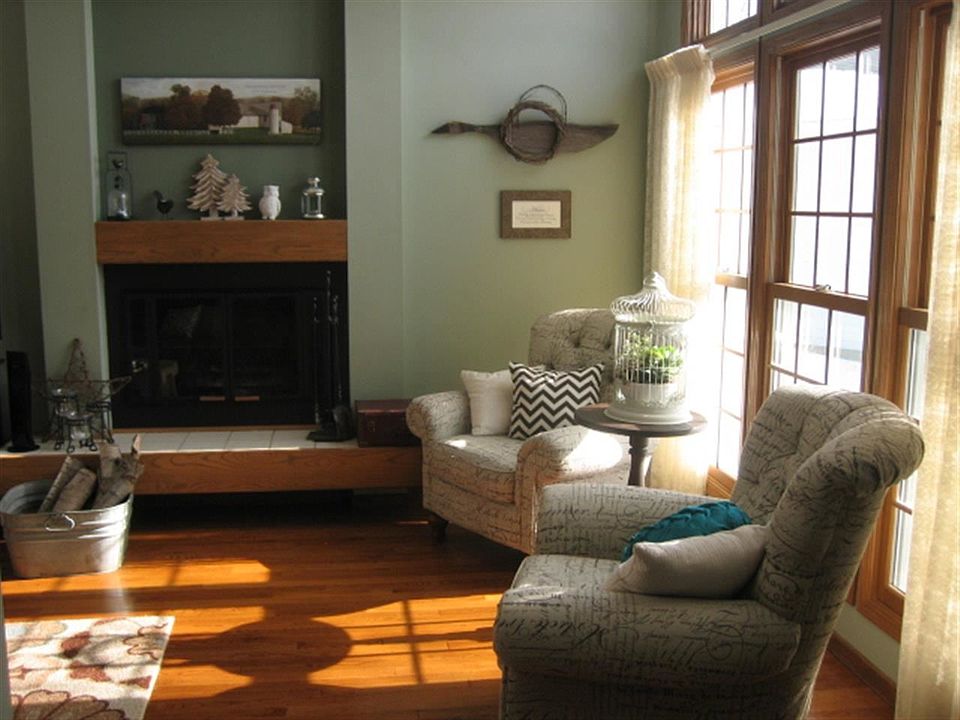 1005 W Donahue Ct, Eldridge, IA 52748 Zillow