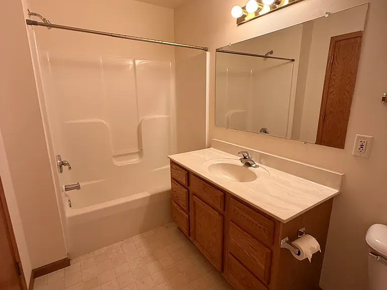 3006 Selkirk Dr #3 — Photo 8